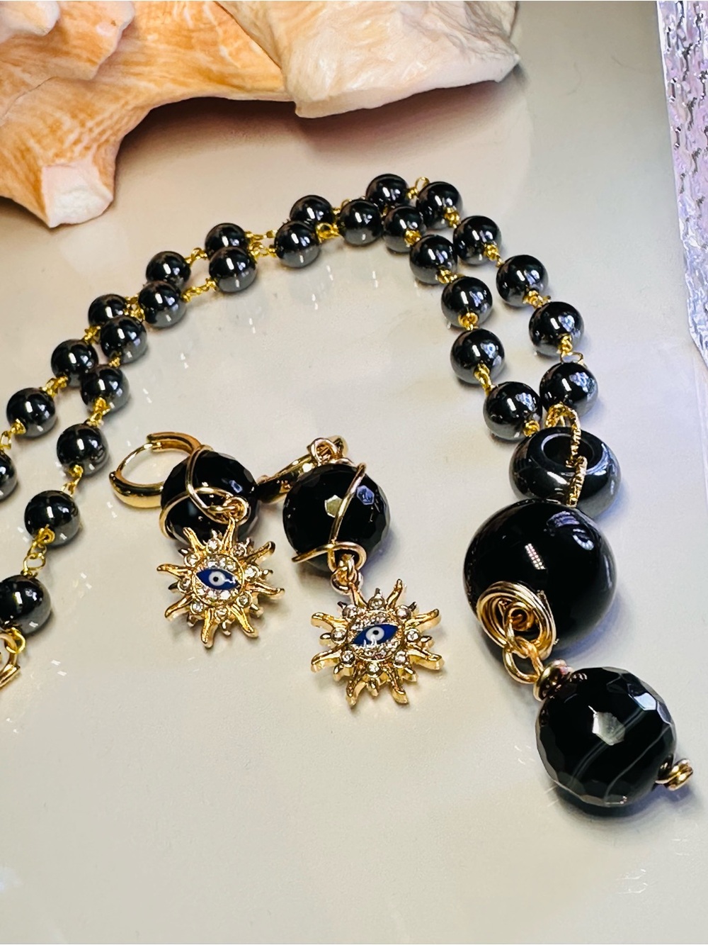 ONYX + HEMATITE NATURAL STONES Necklace and earrings set
